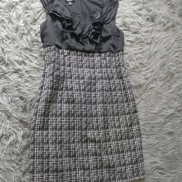 Alyx Dresses & Skirts - Black and white fitted dress